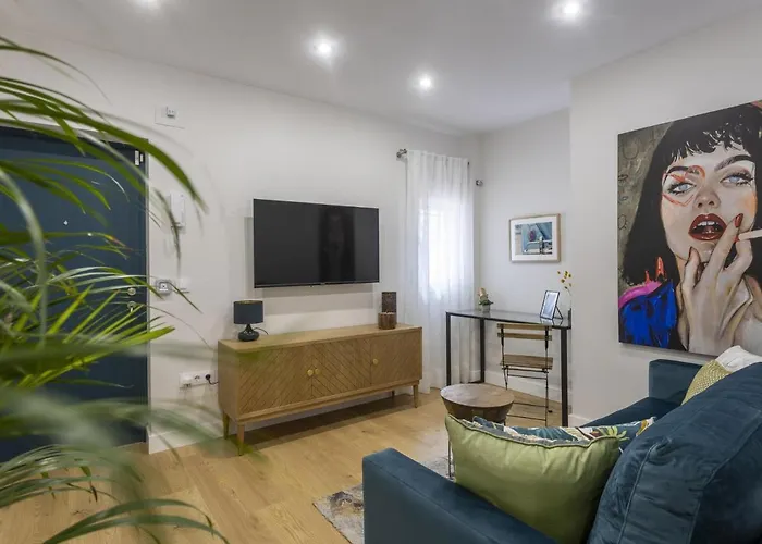 Beautiful Blue Triana Apartment